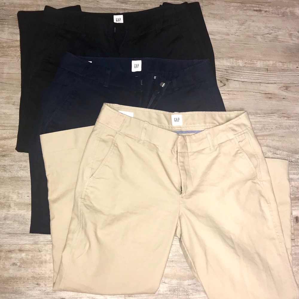3 pairs of Gap pants